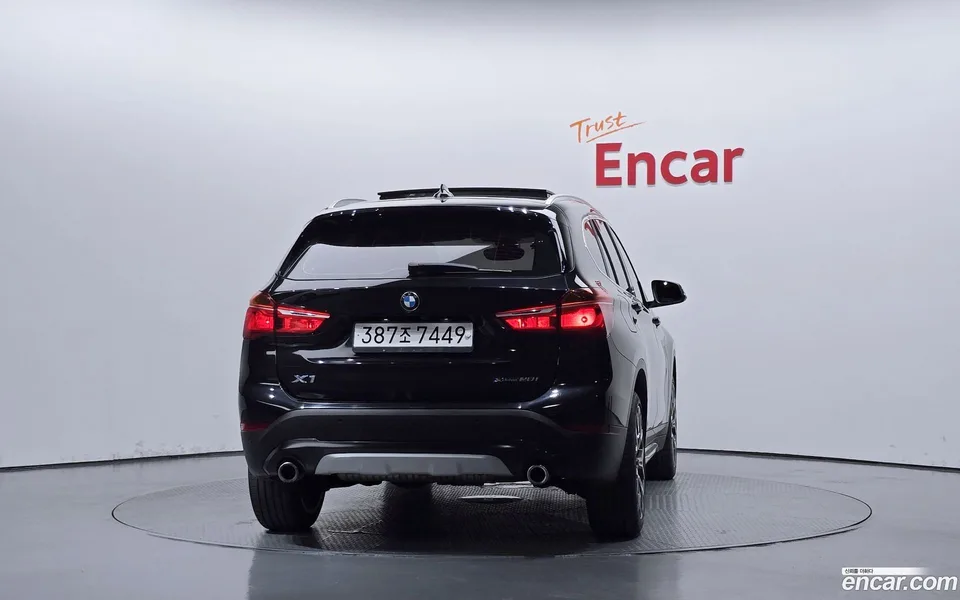 BMW X1 xDrive 20i xLine 2022 — thumbnail 4