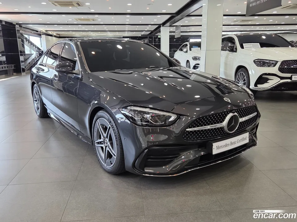 Mercedes-Benz C-Class C200 AMG Line 2025 — thumbnail 3