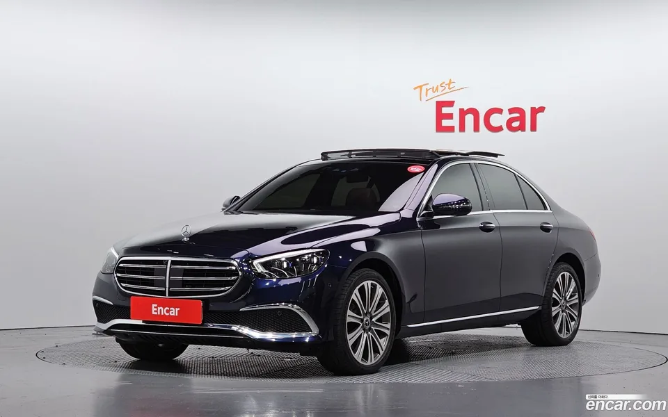 Mercedes-Benz E-Class E300e 4MATIC 2023 — photo 1, buy with delivery to Moscow