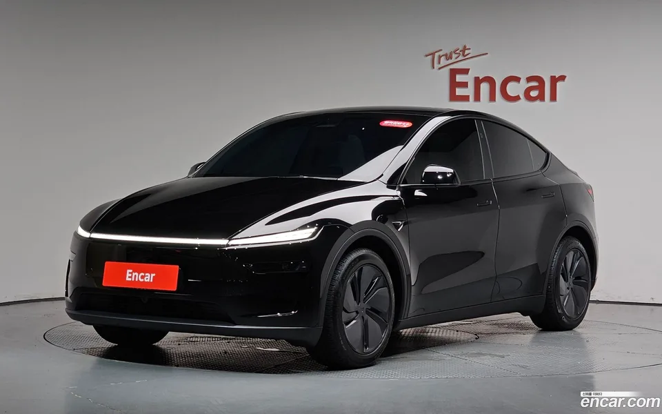 Tesla Model Y AWD 2025 — photo 1, buy with delivery to Moscow