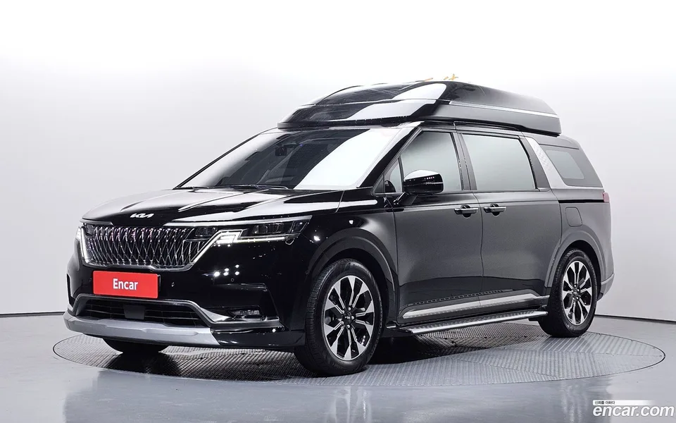 Kia Carnival 7 2023 — photo 1, buy with delivery to Moscow