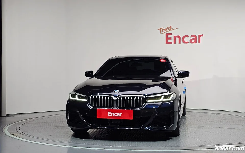 BMW 5 Series 520i M 2022 — thumbnail 3