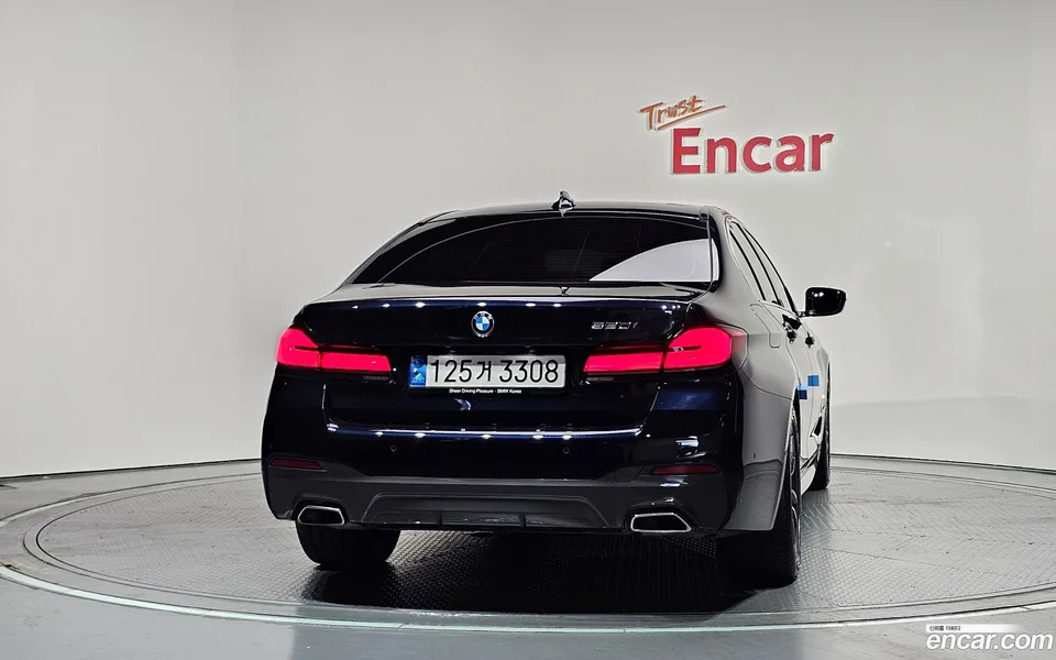BMW 5 Series 520i M 2022 — thumbnail 4