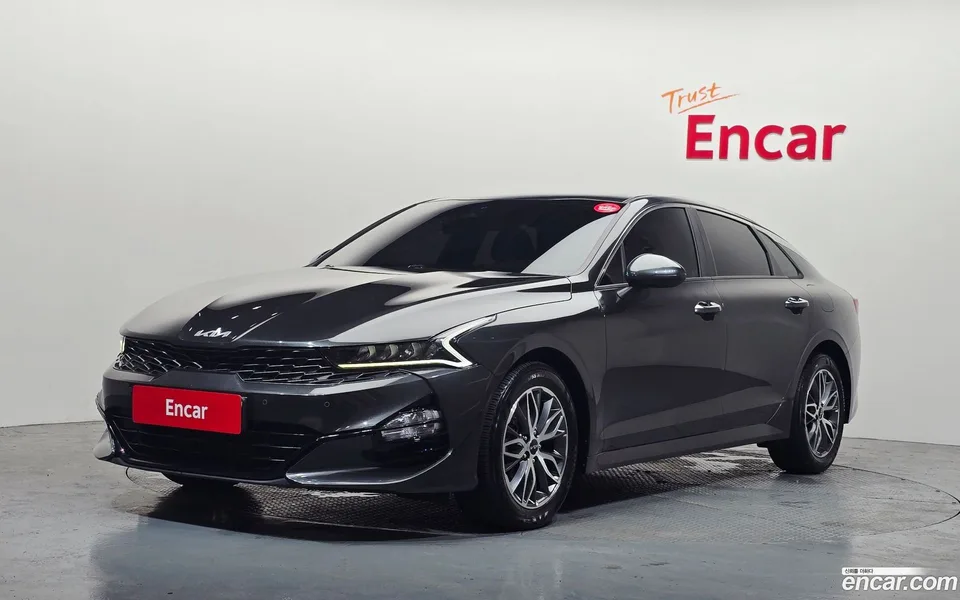 Kia K5 2.0 2022 — photo 1, buy with delivery to Moscow