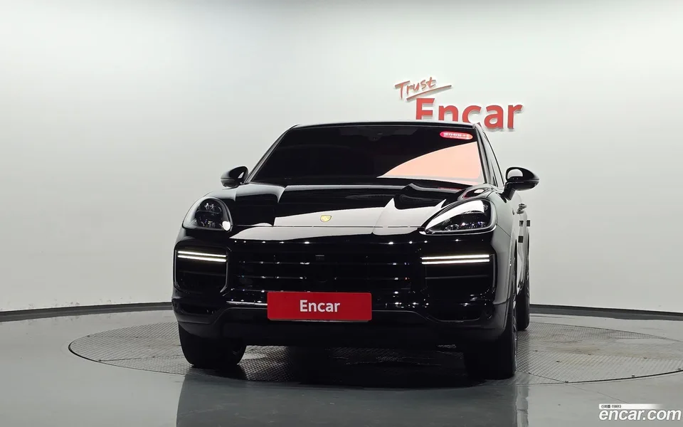 Porsche Cayenne 4.0 2023 — thumbnail 3