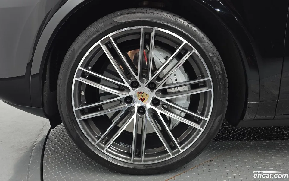 Porsche Cayenne 4.0 2023 — thumbnail 5