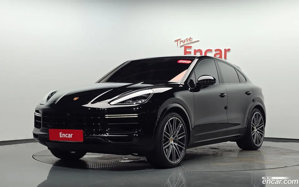 Porsche Cayenne 4.0 2023 — photo 1, buy with delivery to Moscow