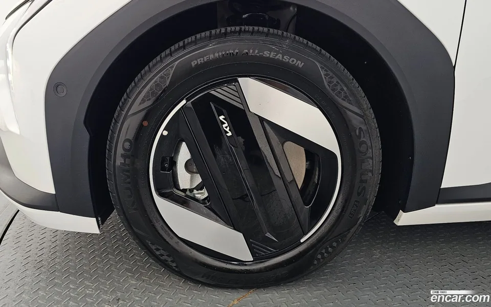 Kia EV4 2WD 2025 — thumbnail 2