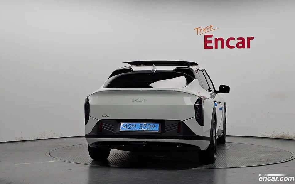 Kia EV4 2WD 2025 — thumbnail 4