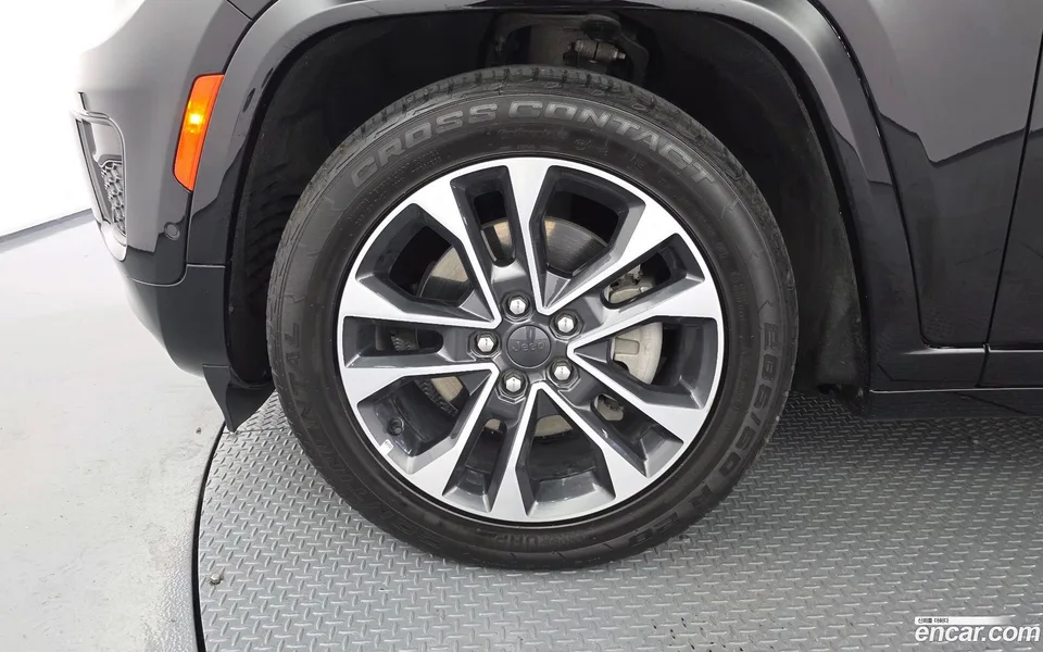 Jeep Grand Cherokee 3.6 2023 — thumbnail 2