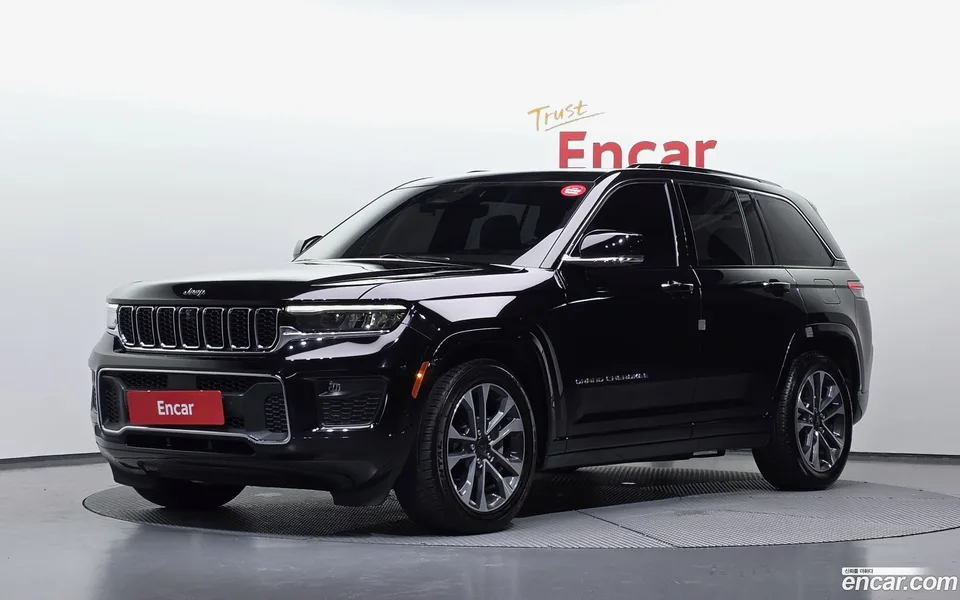Jeep Grand Cherokee 3.6 2023 — photo 1, buy with delivery to Moscow