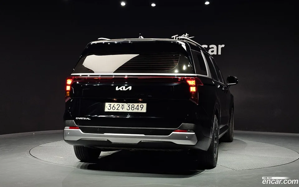Kia Carnival 9 2024 — thumbnail 4