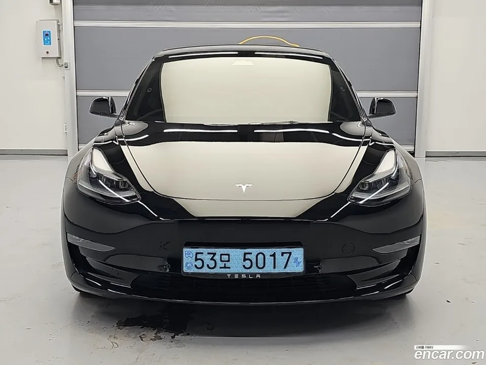 Tesla Model 3 AWD 2022 — миниатюра 3