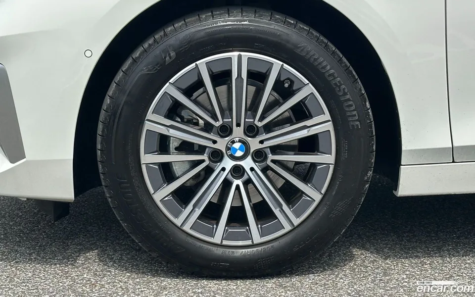 BMW 2 Series Active Tourer 220i 2025 — thumbnail 2