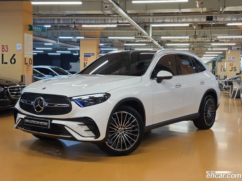 Mercedes-Benz GLC-Class GLC300 4MATIC AMG Line 2025 — photo 1, buy with delivery to Moscow
