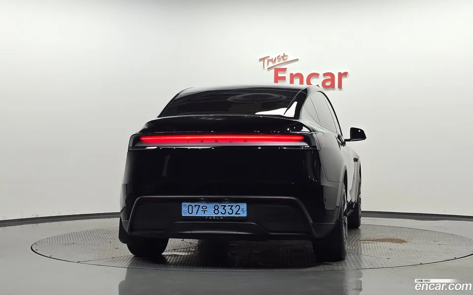 Tesla Model Y RWD 2025 — thumbnail 4