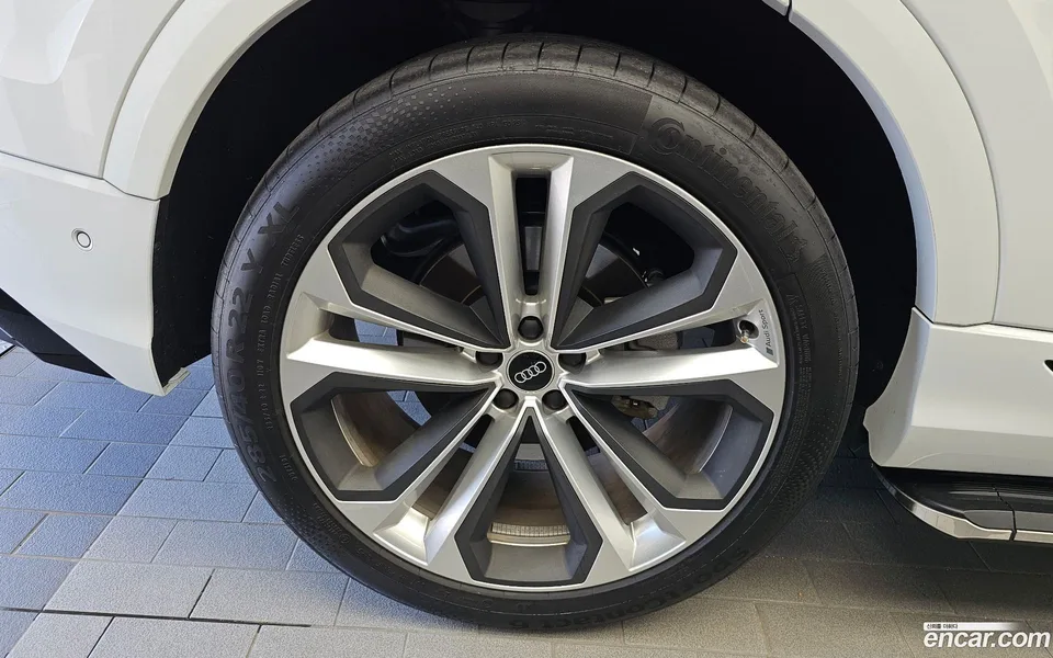 Audi Q8 (4M) 55 TFSI 2025 — thumbnail 2