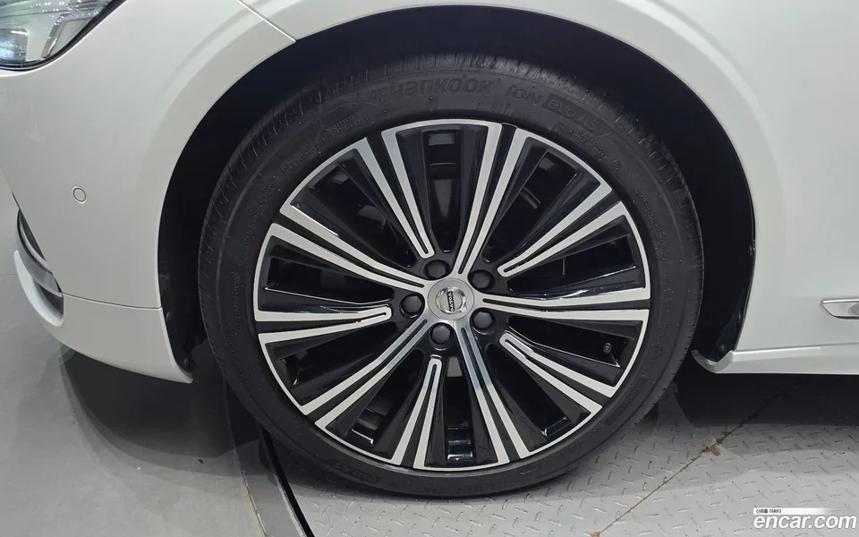Volvo S90 B5 2023 — thumbnail 2