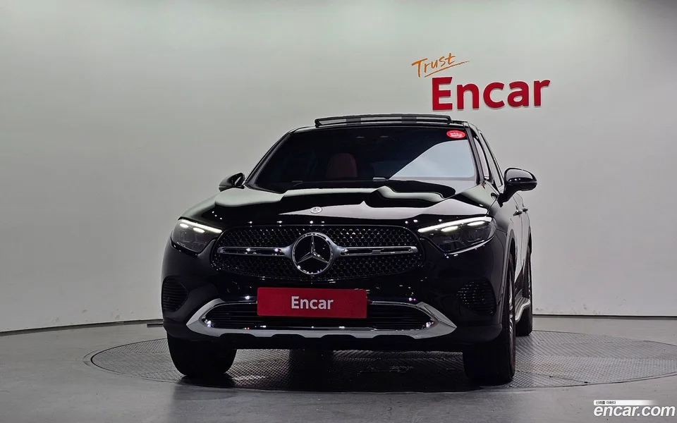 Mercedes-Benz GLC-Class GLC300 4MATIC 2025 — thumbnail 3