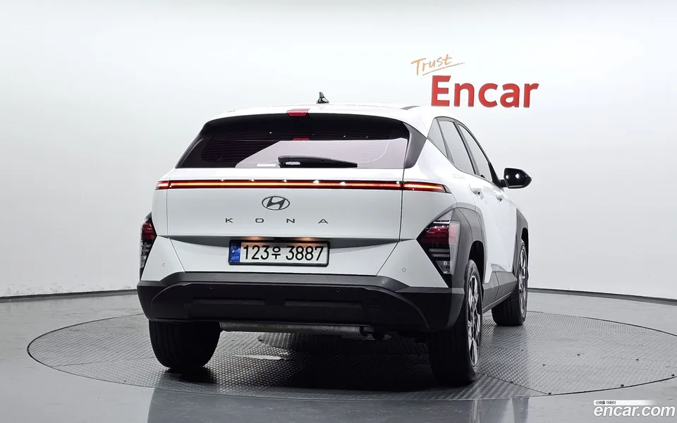Hyundai Kona 1.6 2WD 2023 — thumbnail 4