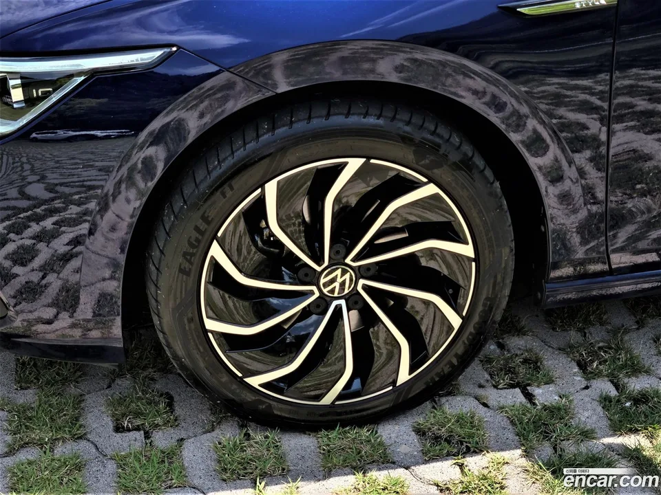 Volkswagen Golf 2.0 TDI 2024 — thumbnail 2