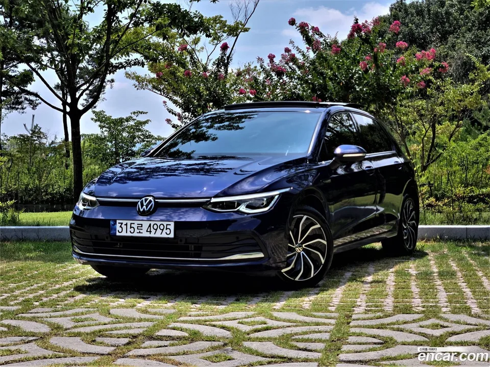Volkswagen Golf 2.0 TDI 2024 — photo 1, buy with delivery to Moscow
