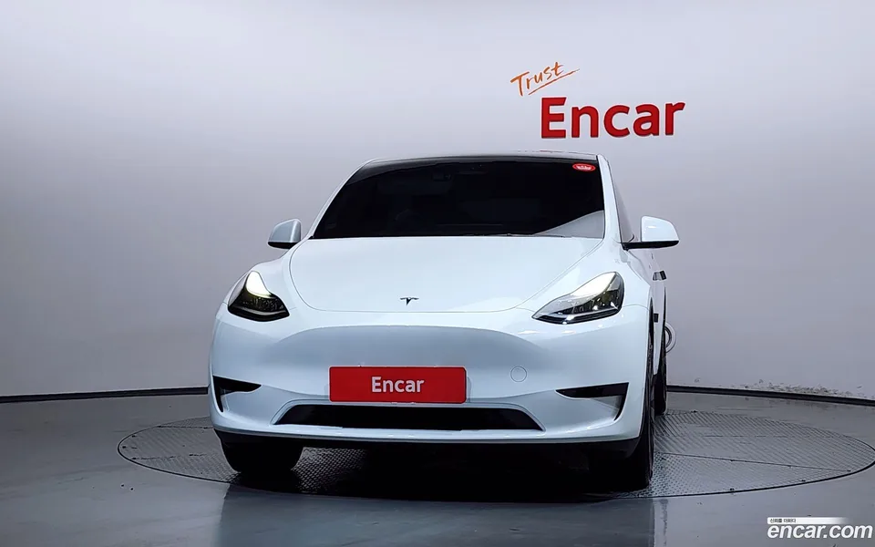 Tesla Model Y RWD 2023 — thumbnail 3