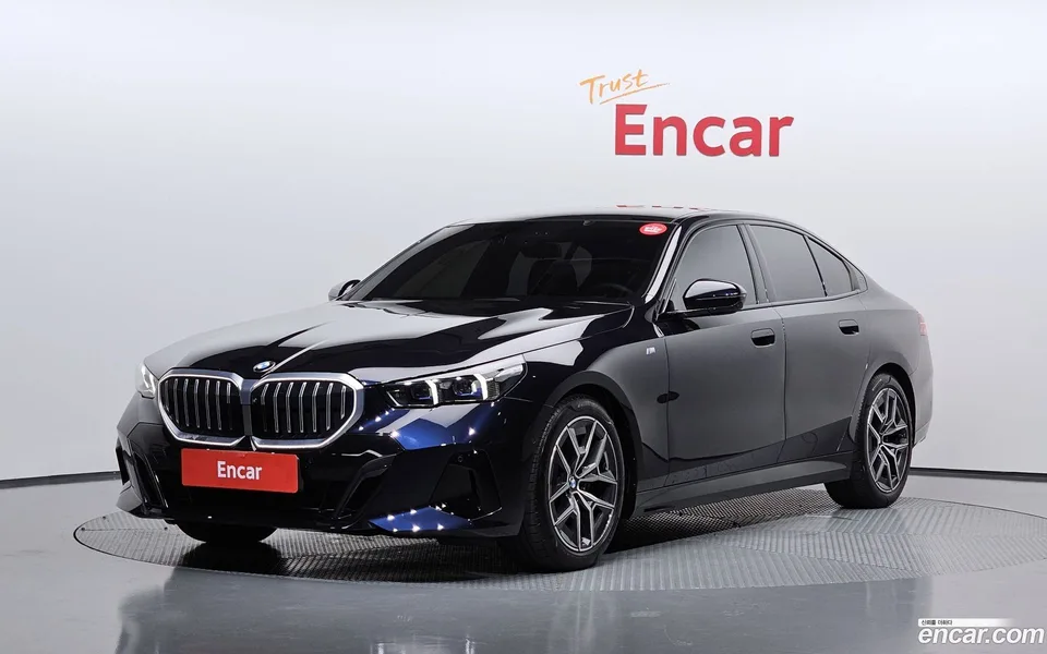 BMW 5 Series 520i M 2024 — photo 1, buy with delivery to Moscow