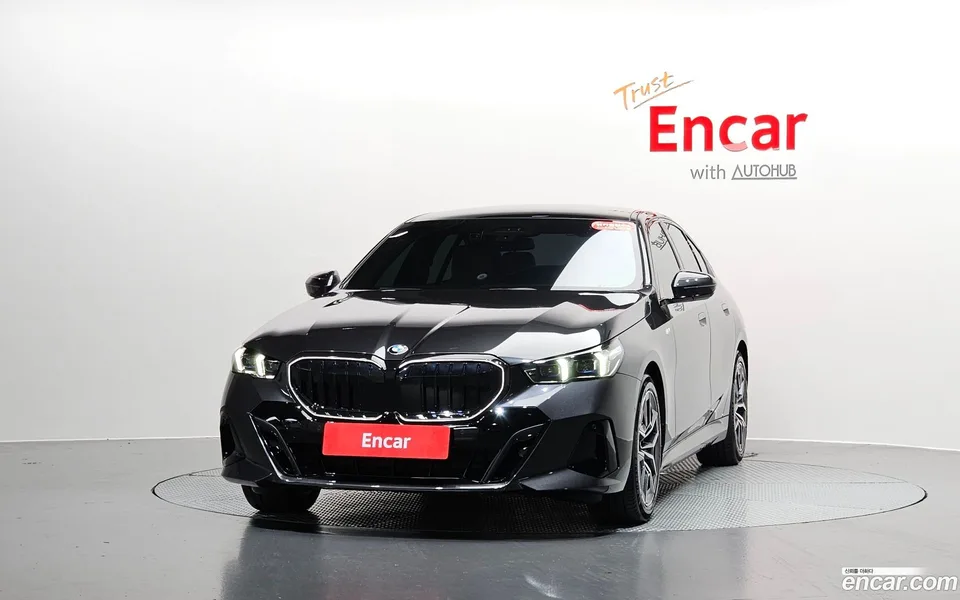 BMW 5 Series 520i M 2025 — thumbnail 3