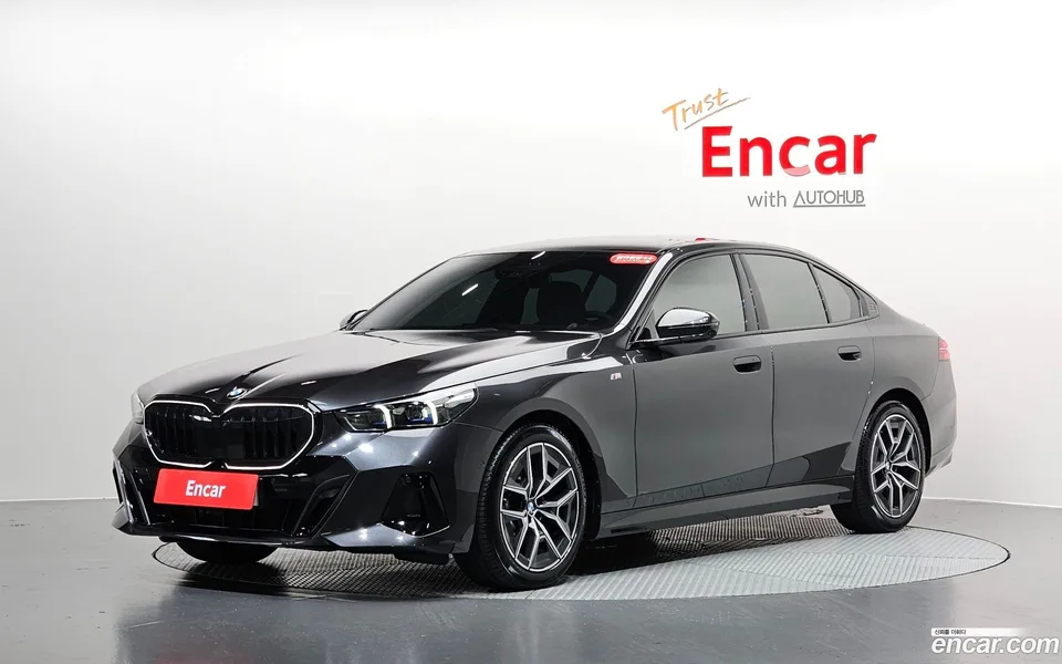 BMW 5 Series 520i M 2025 — photo 1, buy with delivery to Moscow