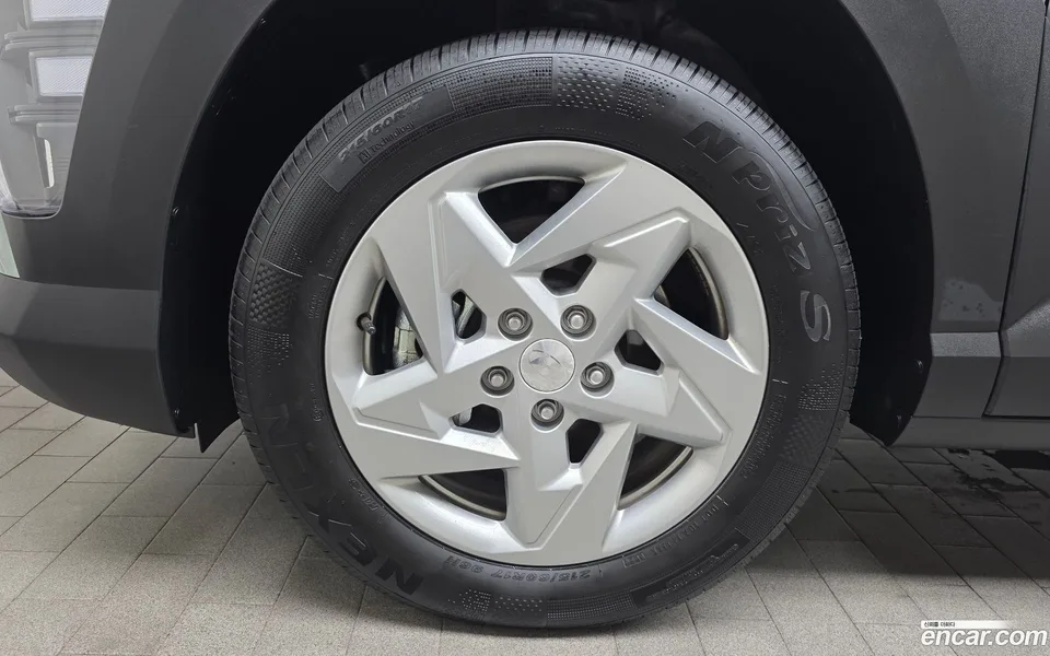 Hyundai Kona 1.6 2WD 2023 — thumbnail 2
