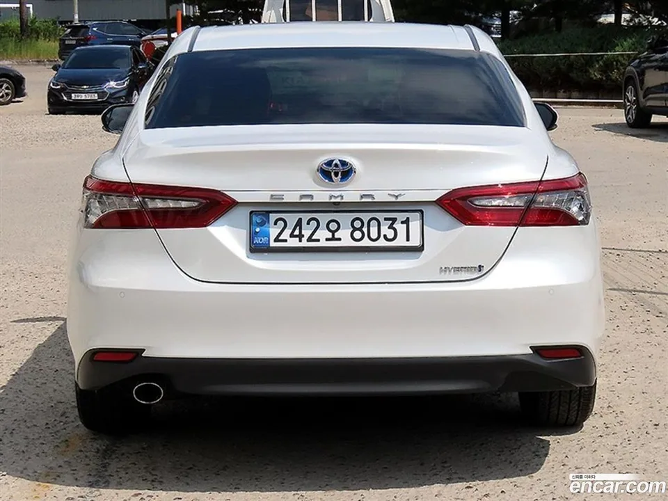 Toyota Camry 2.5 XLE 2024 — thumbnail 4
