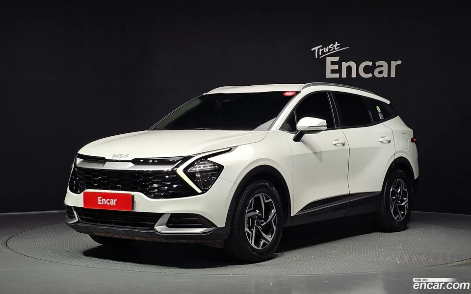 Kia Sportage 2.0 2WD 2022 — photo 1, buy with delivery to Moscow