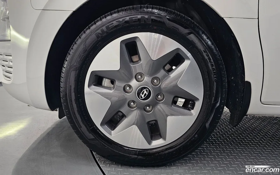 Hyundai Staria 4WD 11 2024 — thumbnail 5