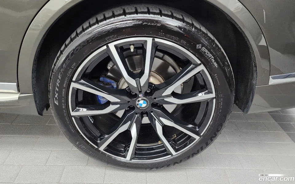 BMW X7 xDrive 40i M 6 2022 — thumbnail 5