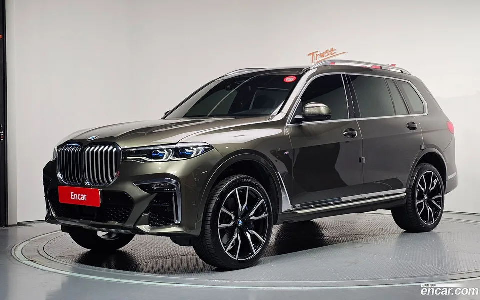 BMW X7 xDrive 40i M 6 2022 — photo 1, buy with delivery to Moscow