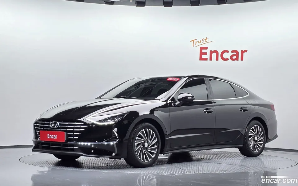 Hyundai Sonata Hybrid 2022 — photo 1, buy with delivery to Moscow