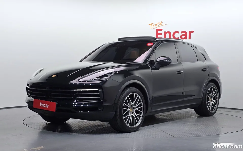 Porsche Cayenne 3.0 2023 — photo 1, buy with delivery to Moscow