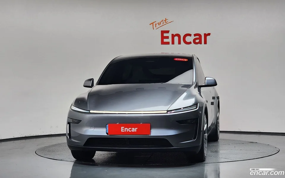 Tesla Model Y AWD 2025 — thumbnail 3