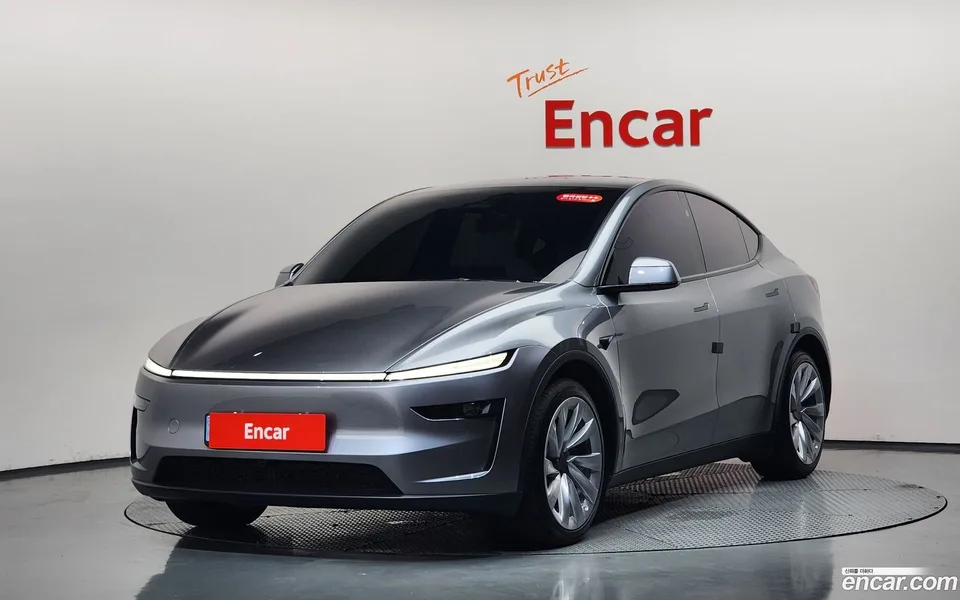 Tesla Model Y AWD 2025 — photo 1, buy with delivery to Moscow