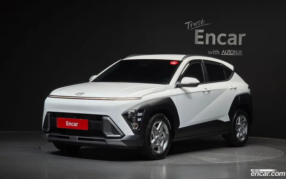 Hyundai Kona 2.0 2WD 2023 — photo 1, buy with delivery to Moscow