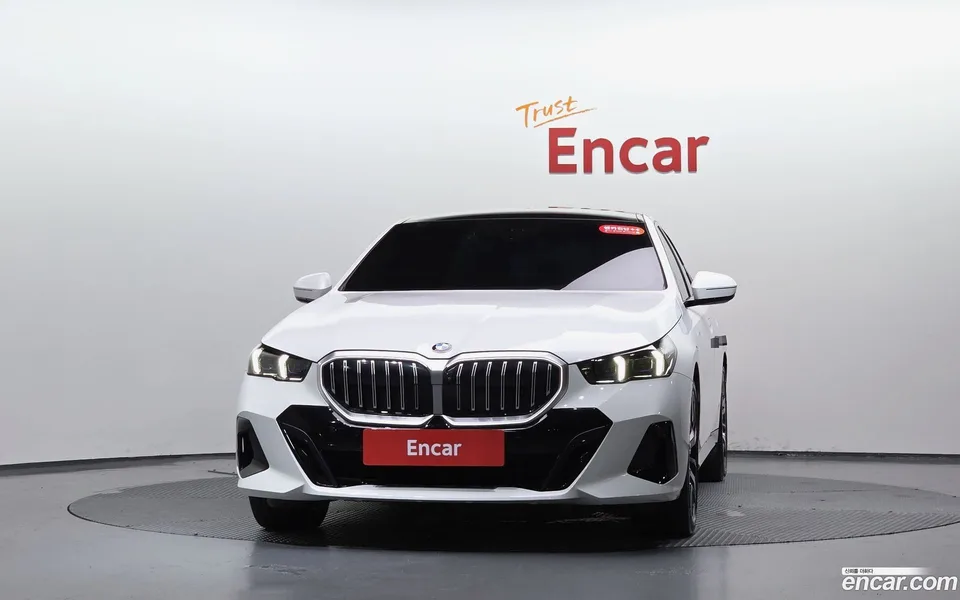 BMW 5 Series 530i xDrive M 2025 — thumbnail 3