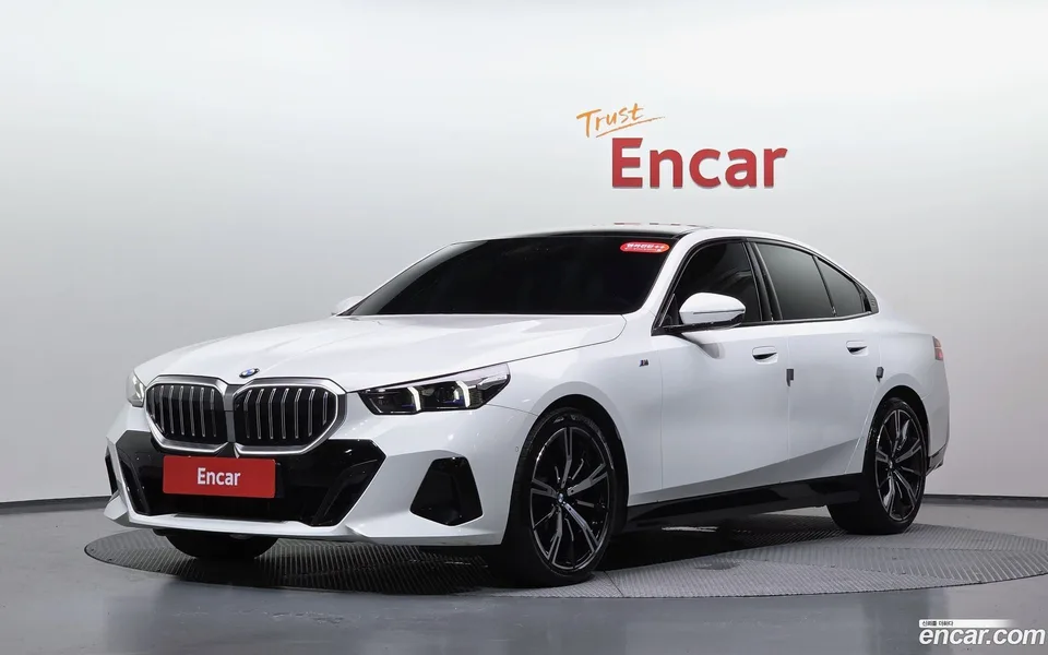 BMW 5 Series 530i xDrive M 2025 — photo 1, buy with delivery to Moscow