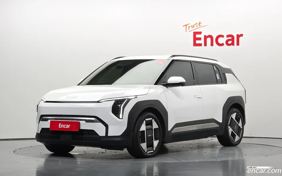 Kia EV3 2WD 2024 — фото 1, купить с доставкой в Москву