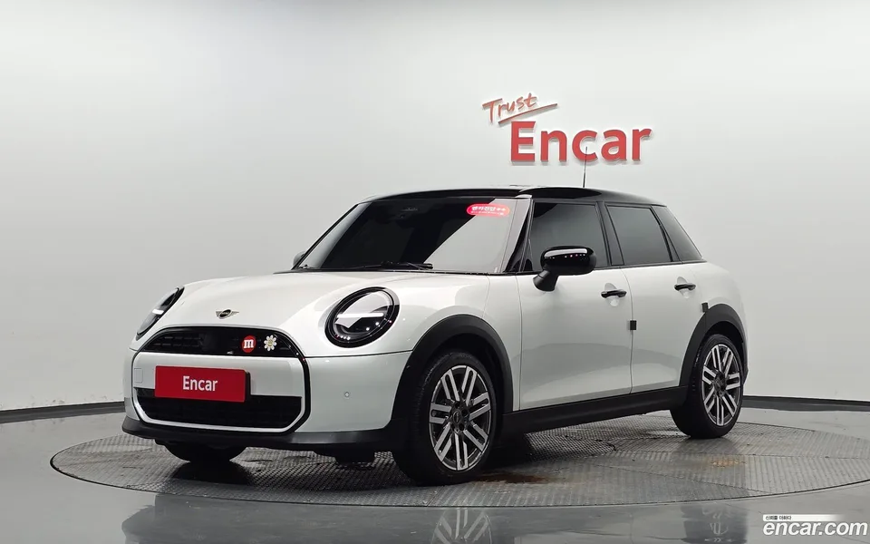 MINI Cooper C 5 2026 — photo 1, buy with delivery to Moscow