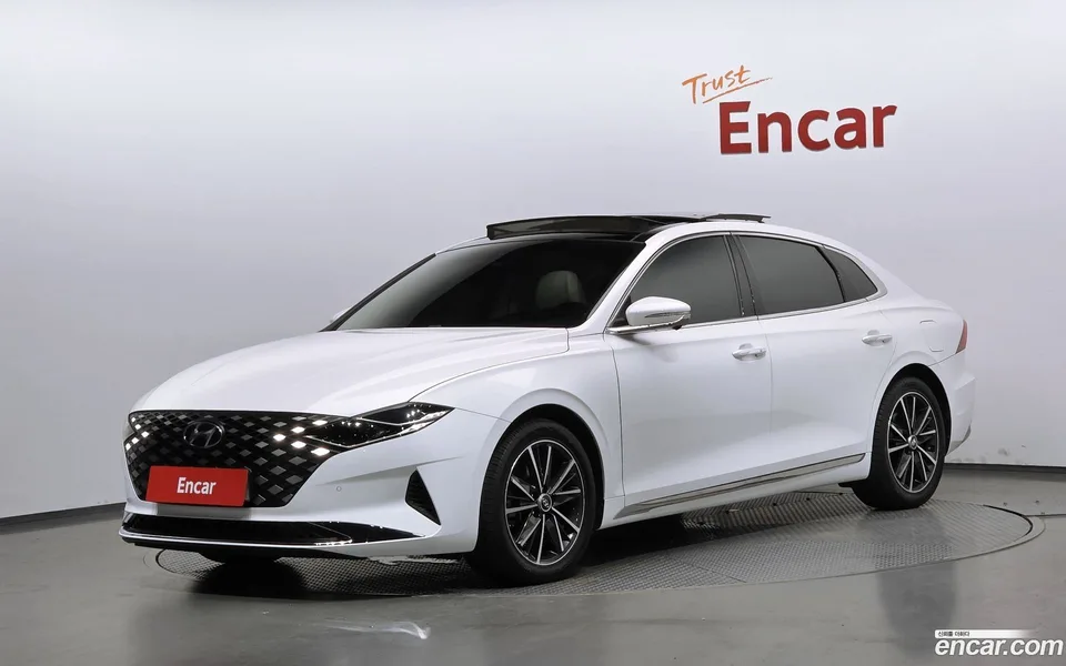 Hyundai Grandeur IG 2.5 2022 — photo 1, buy with delivery to Moscow