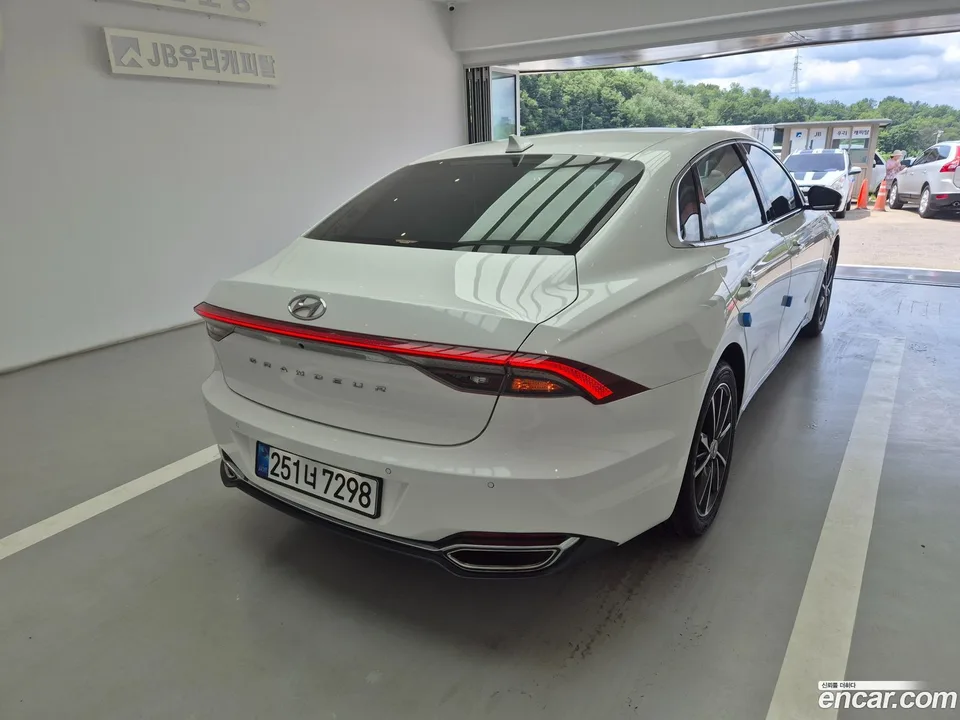 Hyundai Grandeur IG 2.5 2022 — thumbnail 4