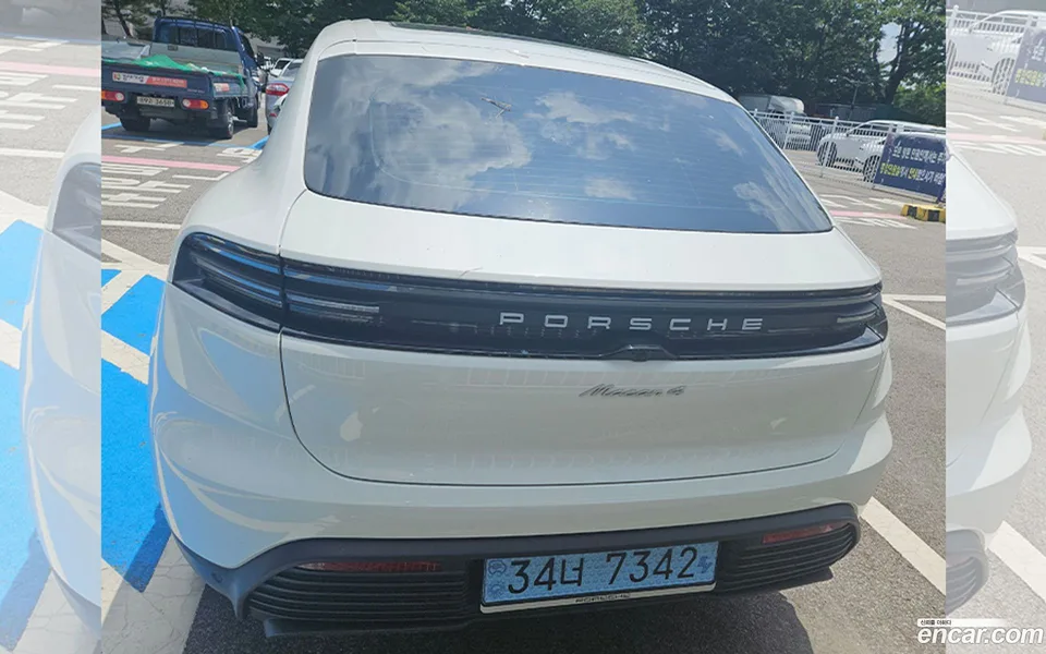 Porsche Macan Electric 4 2025 — thumbnail 4