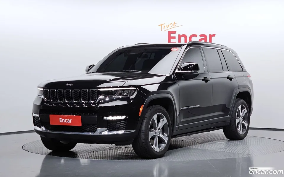 Jeep Grand Cherokee 3.6 2023 — photo 1, buy with delivery to Moscow