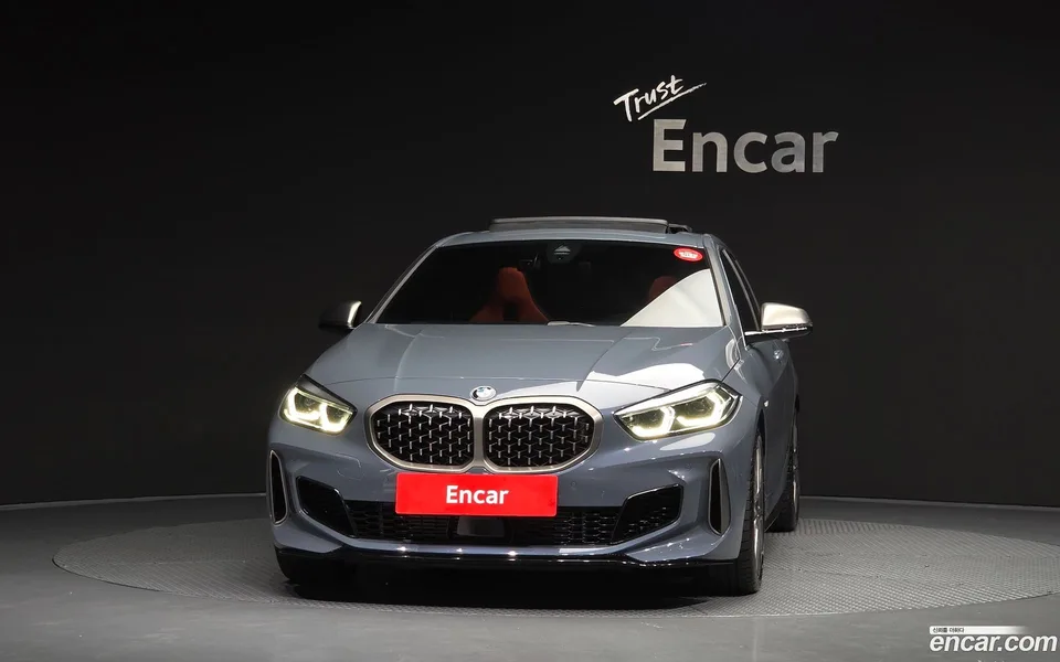 BMW 1 Series M135i xDrive 2023 — thumbnail 3